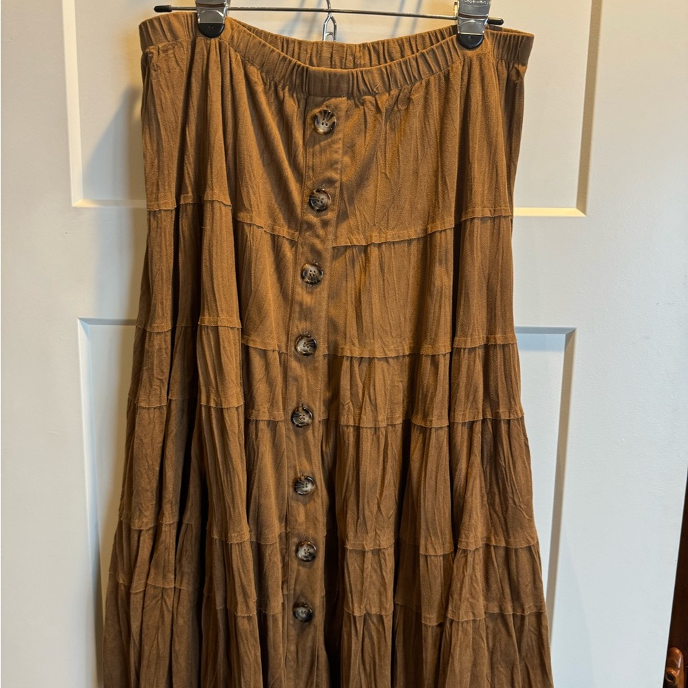 Suede skirt with faux buttons